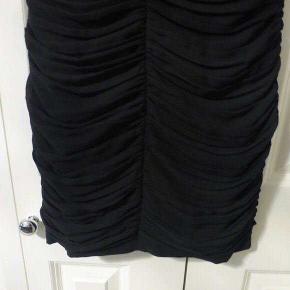 H&M black ruched sleeveless mini dress with faux leather trim - Picture 4 of 15